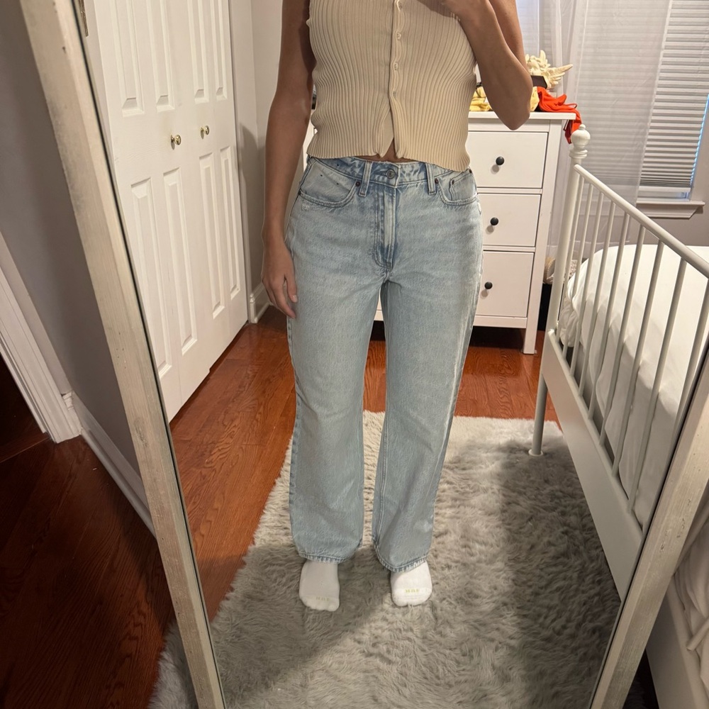 Abercrombie & Fitch High Rise Loose Jean Light Marble SHORT LENGTH
